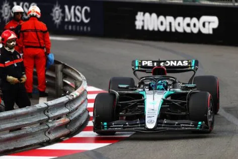 MONTE-CARLO, MONACO - MAY 24: George Russell of Great Britain driving the (63) Mercedes AMG Petronas F1 Team W15 on track during practice ahead of the F1 Grand Prix of Monaco at Circuit de Monaco on May 24, 2024 in Monte-Carlo, Monaco.