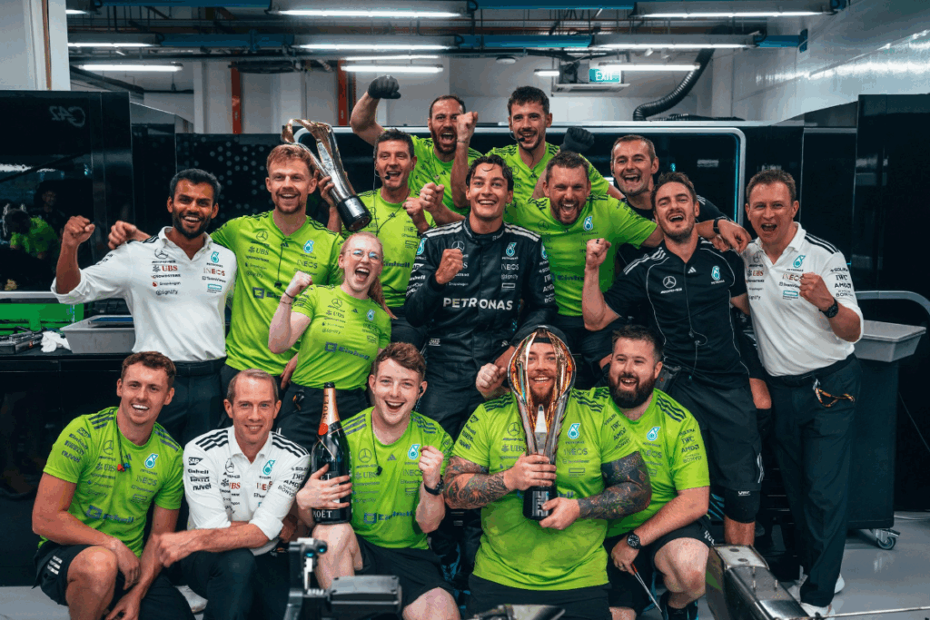 Russell secures a win in Singapore and McLaren a historic title