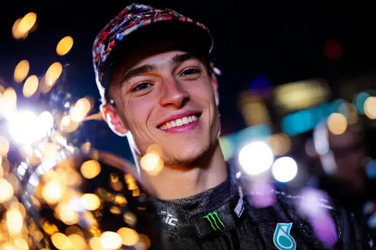 Russell secures a win in Singapore and McLaren a historic title