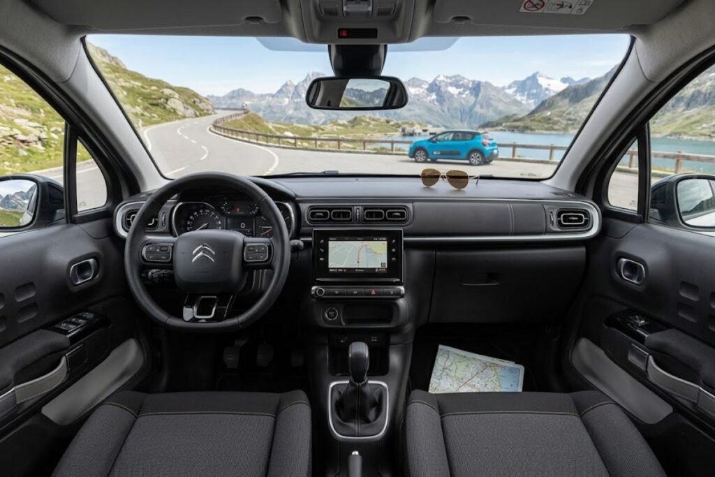 You must review the cabin and the electronic system of the pre-owned Citroën